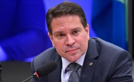 Urgente: Alexandre Ramagem é Preso pelo ICE nos Estados Unidos; Oposição Reage e Pede Asilo