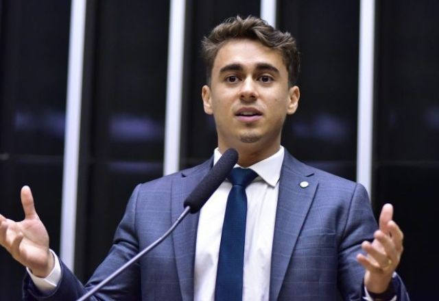 Jato de Luxo na Mira: Deputados do PT acionam órgãos de fiscalização contra Nikolas Ferreira por voo em aeronave de empresário