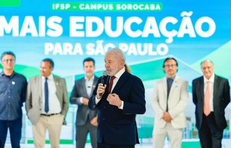 Alívio para Estudantes: Lula anuncia que beneficiários do Fies serão incluídos em novo programa de renegociação de dívidas