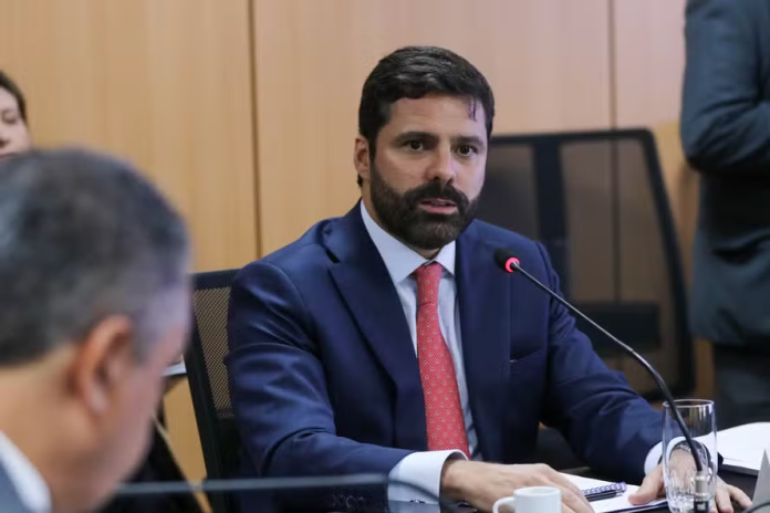 Lula oficializa Ricardo Cappelli como ministro interino da Justiça após saída de Lewandowski