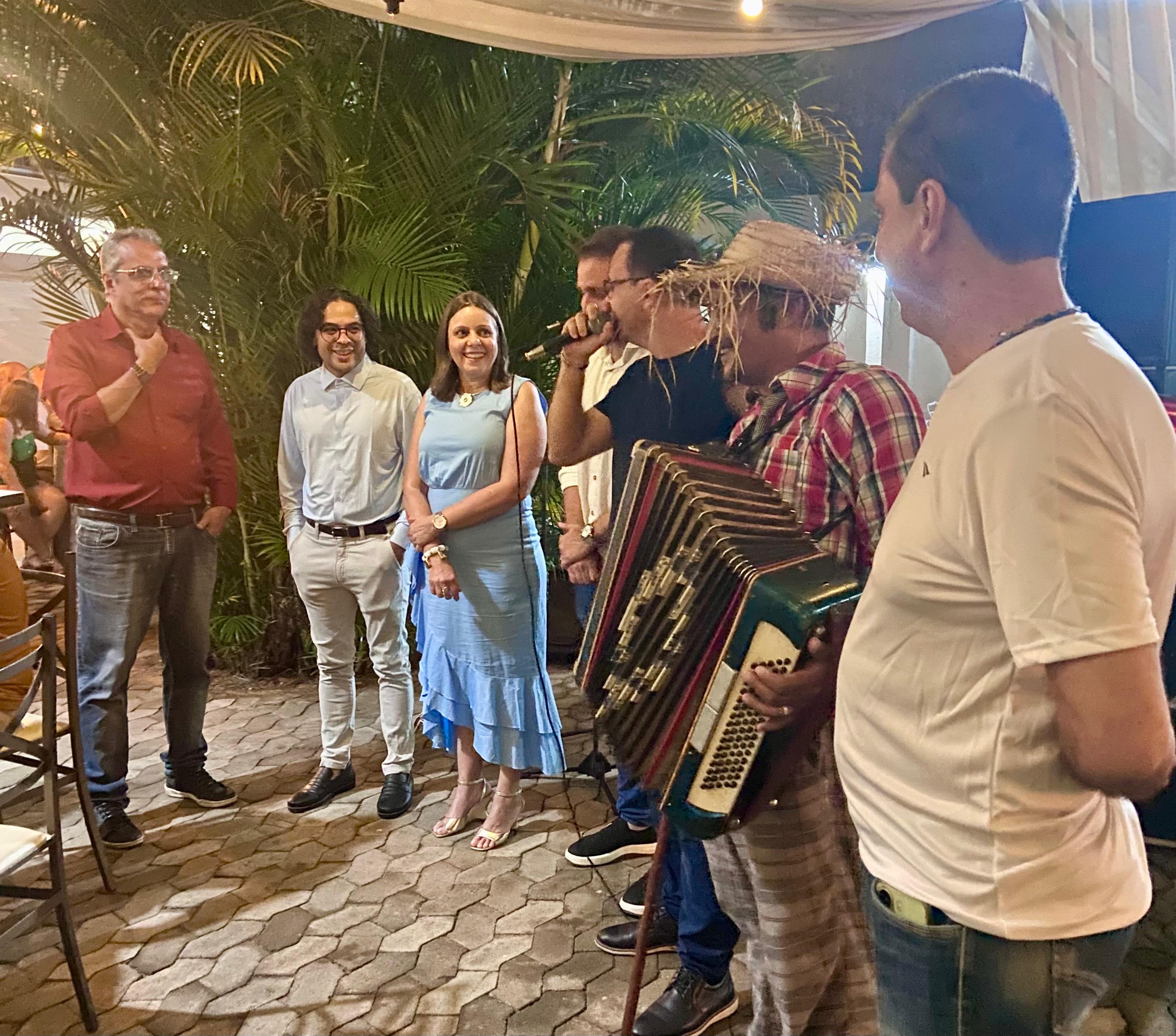 EDUCAÇÃO E CELEBRAÇÃO: Canal do Nekinha's cobre confraternização da EMEC