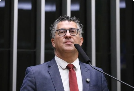 https://sbtnews.sbt.com.br/noticia/pol%C3%ADtica/comissao-especial-da-camara-faz-1-sessao-para-debater-fim-da-jornada-6x1
