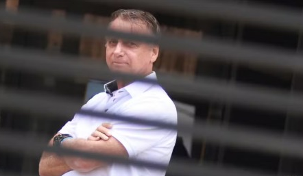 Do Hospital para Casa: Jair Bolsonaro recebe alta e inicia prisão domiciliar sob monitoramento