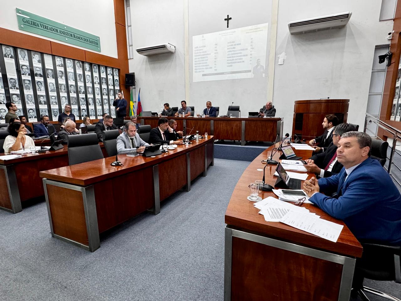 POLÍTICA E GESTÃO - ORÇAMENTO DE R$ 2 BILHÕES: Câmara de Ipatinga Aprova Planejamento Financeiro para 2026