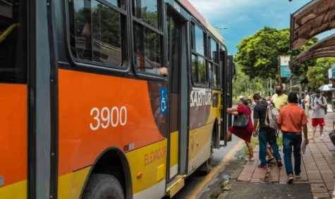 Ônibus na Rua: Funcionários da Saritur suspendem paralisação em Ipatinga após promessa de acerto