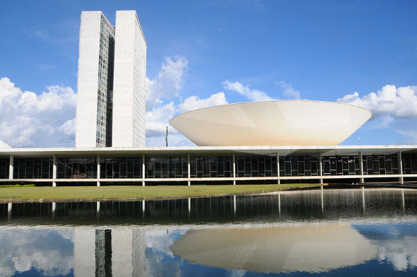 OPORTUNIDADE REAL: Câmara dos Deputados abre inscrições para concurso com salários de até R$ 30 mil
