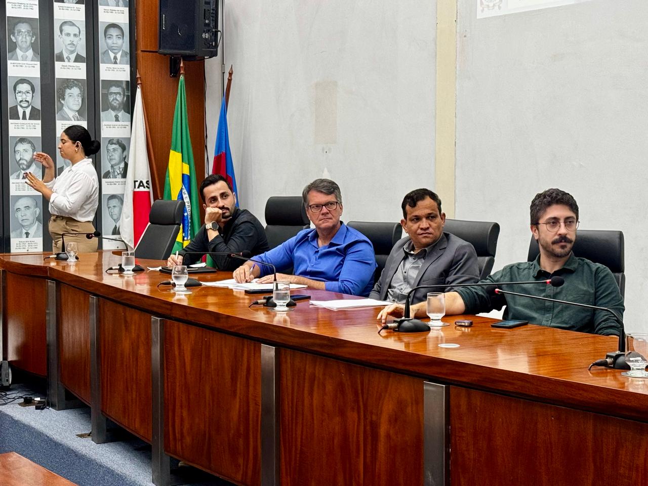 ENTRE O RIGOR E O SOCIAL Câmara de Ipatinga debate regularização de imóveis em audiência marcada pela busca de consenso entre rigor técnico e alcance social