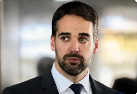 Divisão no Centro: Eduardo Leite afirma que "terceira via" não existirá em 2026 e critica proximidade de Caiado com Bolsonaro