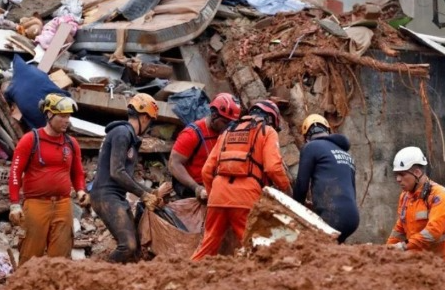 Luto e Alerta: Número de mortos pelas chuvas em Minas sobe para 62; buscas continuam na Zona da Mata