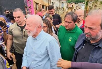 Crise em Minas: Lula sobrevoa áreas devastadas pela chuva na Zona da Mata e anuncia auxílio emergencial