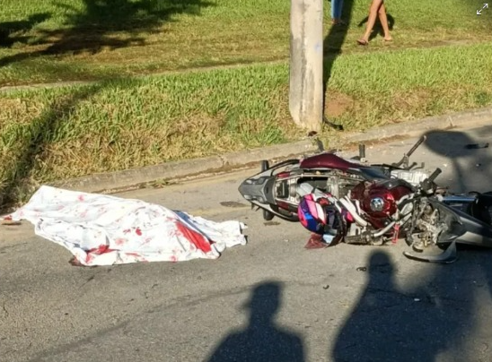 Tragédia no Trânsito: Motociclista morre após perder o controle e colidir contra poste em Ipatinga