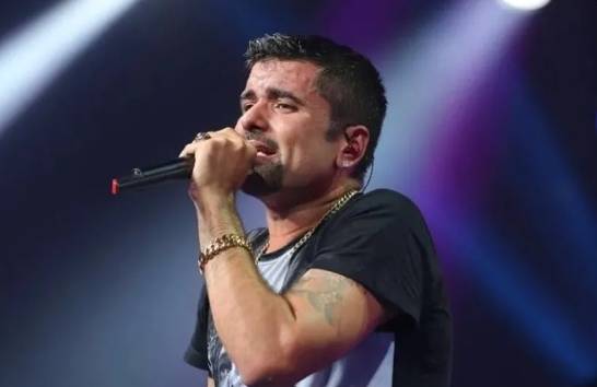 Justiça concede liberdade parcial ao cantor sertanejo Relber após prisão em Ipatinga