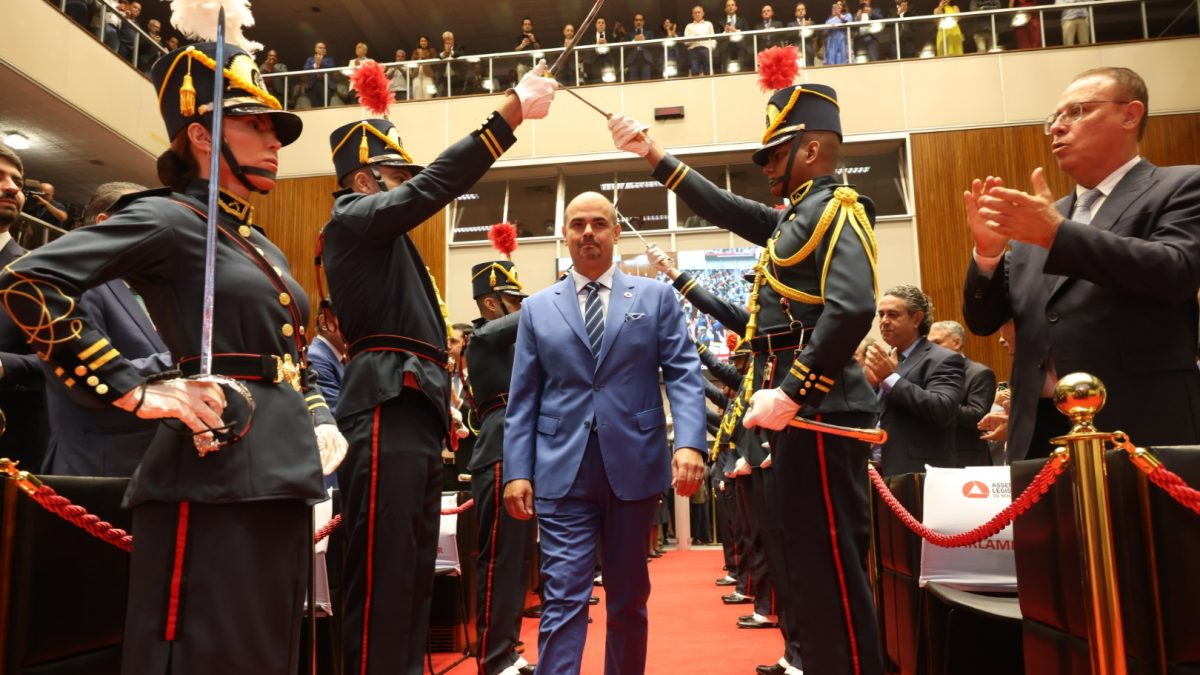 Nova Era em Minas: Mateus Simões assume o Governo após renúncia de Romeu Zema