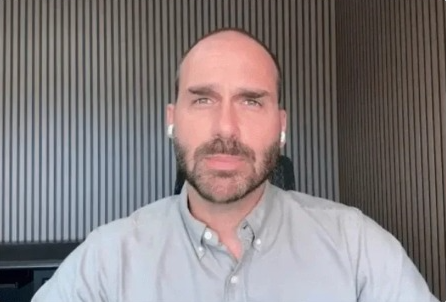 Na Mira de Moraes: Eduardo Bolsonaro tem interrogatório marcado por suposta coação no STF