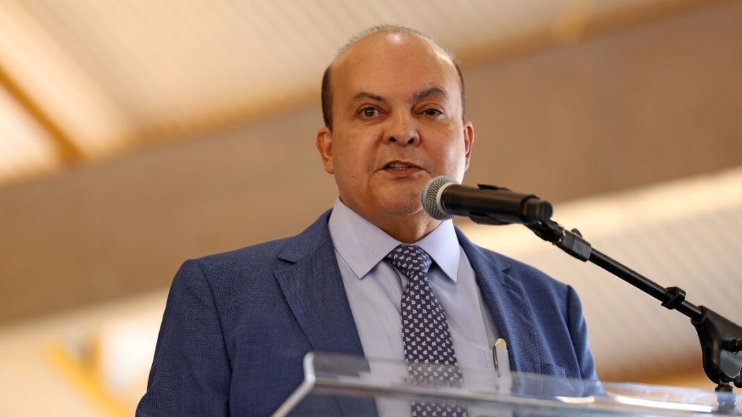 Pressão em Brasília: Partidos de esquerda protocolam novo pedido de impeachment contra Ibaneis Rocha