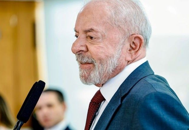 Lula retoma agenda em Brasília sob sombra da crise na Venezuela e invasão dos EUA